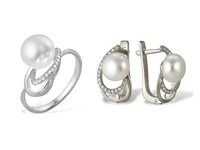 Комплект из белого золота, украшенный белыми речными жемчужинами 7-9 мм
