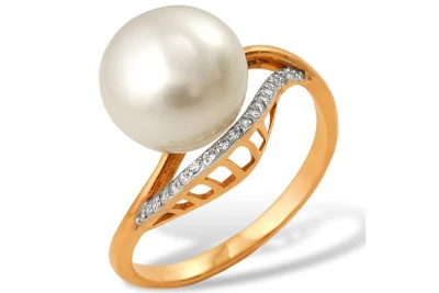 Кольцо из красного золота с белой речной жемчужиной 7,5-8 мм