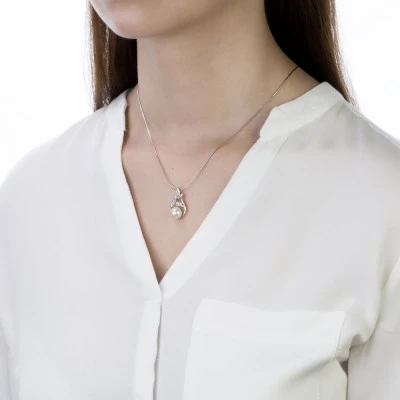 Кулон из серебра с белой речной жемчужиной 8,5-9 мм