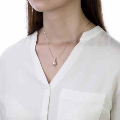 Кулон из серебра с лавандовой каплевидной жемчужиной 10-11 мм