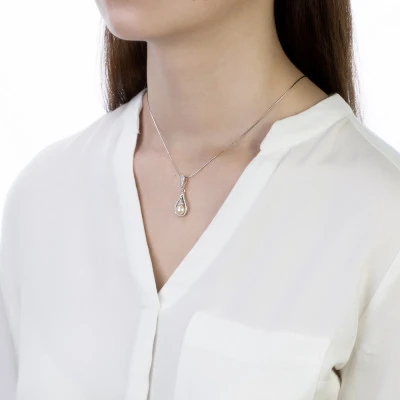 Кулон из серебра с белой речной жемчужиной 7 мм