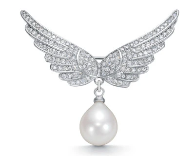 Брошь из сплава с белой речной каплевидной жемчужиной 9-10 мм