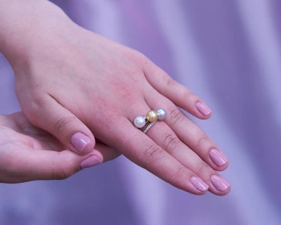 Кольцо "Трио" из белого золота с морскими жемчужинами Акойя 7,5-8 мм