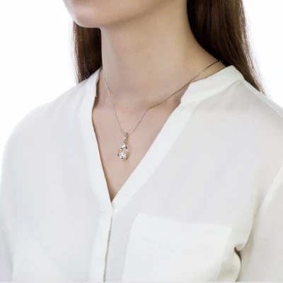 Кулон "Вираж" из серебра с белой речной жемчужиной 8 мм