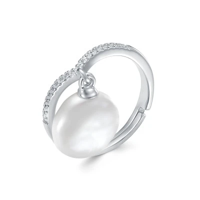 Кольцо из серебра с белой речной барочной жемчужиной 13-14 мм