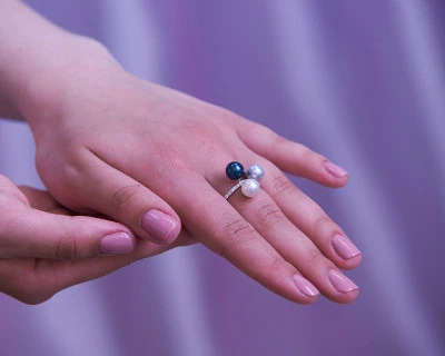 Кольцо "Три настроения" из белого золота с морскими жемчужинами Акойя 7,5-8 мм