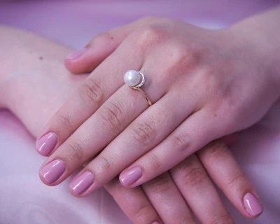 Кольцо из серебра с белой речной жемчужиной 8-8,5 мм