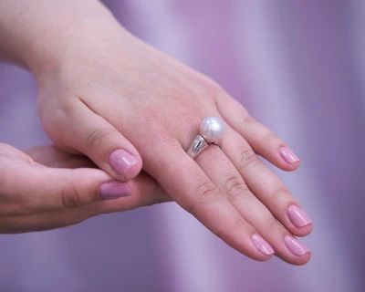 Кольцо из серебра с белой японской речной жемчужиной 12-13 мм