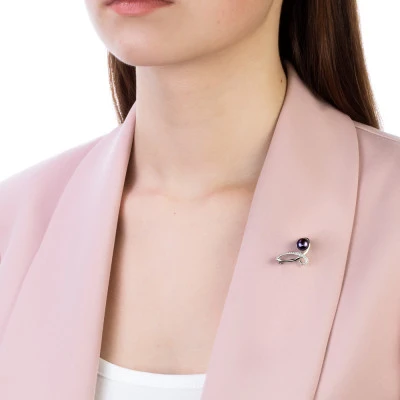 Брошь из серебра с черной речной жемчужиной 7,5-8 мм