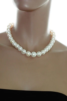 Ожерелье из белого морского жемчуга (Южный Китай). Жемчужины 10-12 мм