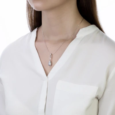 Кулон из серебра с серебристой каплевидной речной жемчужиной 8,5-9 мм