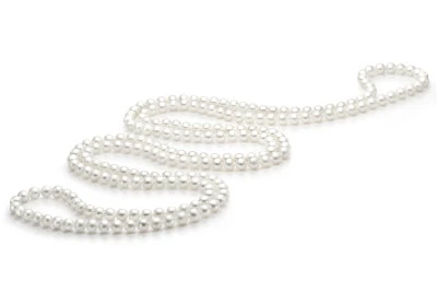 Длинные бусы из белого круглого речного жемчуга. Жемчужины 7,5-8,5 мм