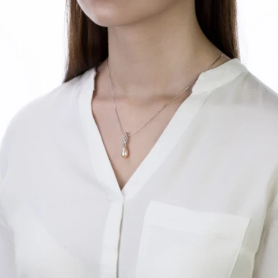 Кулон из серебра с розовой каплевидной речной жемчужиной 7,5-8 мм