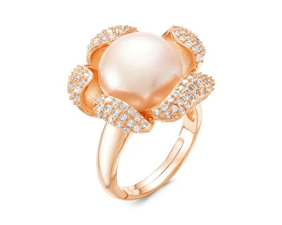 Кольцо "Цветок" из серебра с белой речной жемчужиной 12 мм