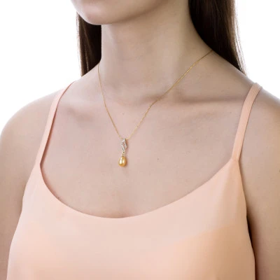 Кулон из серебра с золотистой каплевидной речной жемчужиной 8-8,5 мм