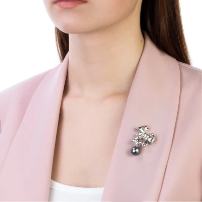 Брошь из серебра с черной Таитянской жемчужиной 11-11,5 мм