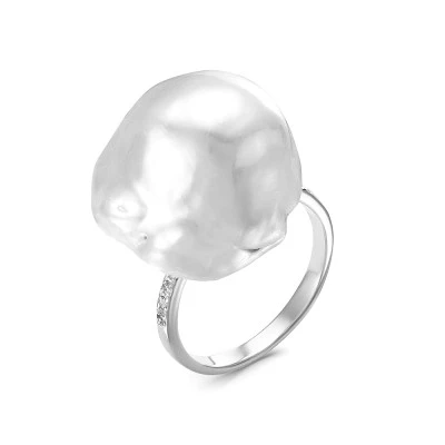 Кольцо из серебра с белой речной жемчужиной "Барокко" 19-20 мм