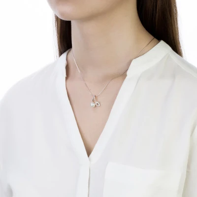 Кулон из серебра с белой речной жемчужиной 7,5-8 мм