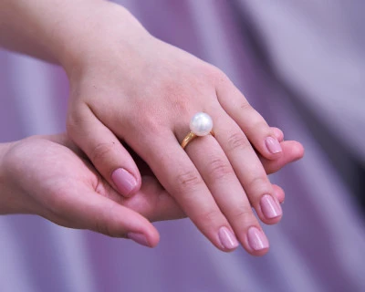 Кольцо из серебра с белой речной жемчужиной 9-9,5 мм
