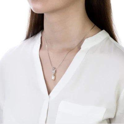 Кулон из серебра с белой речной жемчужиной 7,5-8 мм