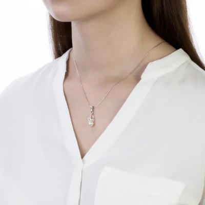 Кулон из серебра с белой речной жемчужиной 7,5-8 мм