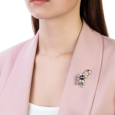 Брошь из серебра с черной речной жемчужиной 10,5-11 мм