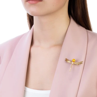 Брошь "Стрекоза" из серебра с золотистой морской жемчужиной Акойя 7,5-8 мм