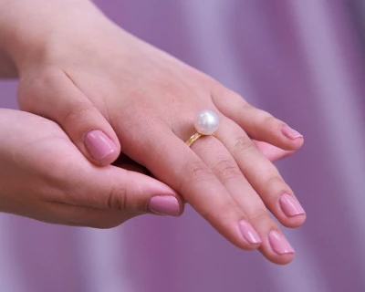 Кольцо из желтого золота с белой морской Австралийской жемчужиной 11,6-11,9 мм