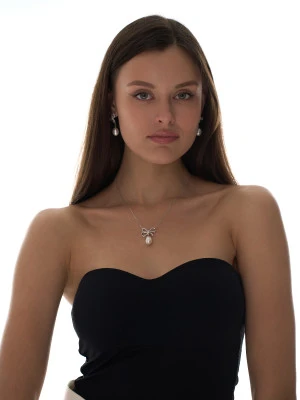 Колье из серебра с белой каплевидной речной жемчужиной 10-10,5 мм