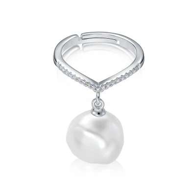 Кольцо из серебра с белой речной барочной жемчужиной 13 мм