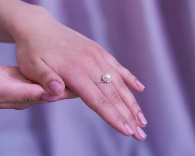 Кольцо из белого золота с белой речной жемчужиной 7-7,5 мм