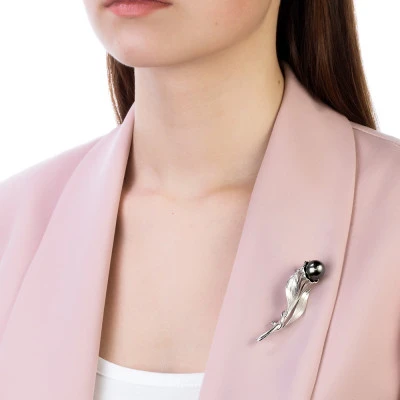 Брошь из серебра с черной Таитянской жемчужиной 12-12,5 мм